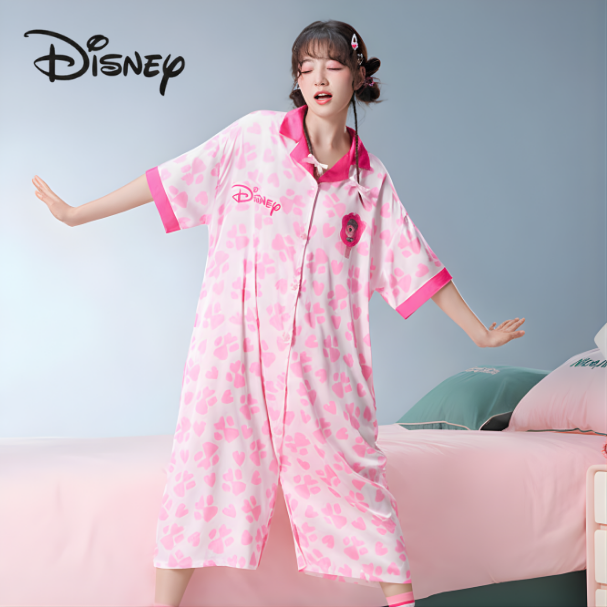 Đầm Ngủ Nữ 2 Cách Mặc – In Họa Tiết Dấu Chân Đáng Yêu